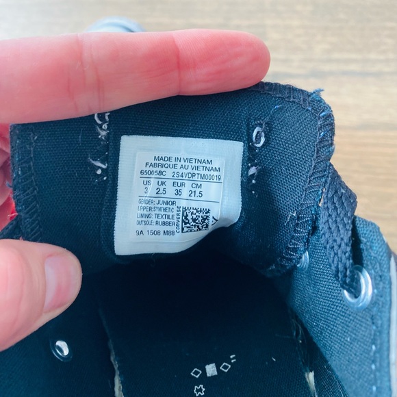 Short Converse junior size 3 custom design - Picture 9 of 9